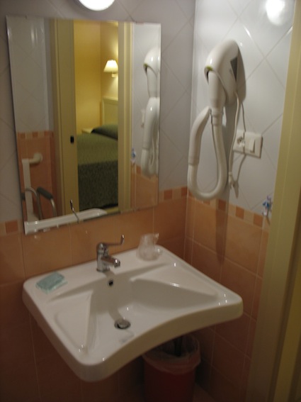 hotel follonica accessibile disabili foto