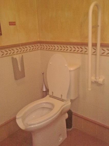 foto bagno trattoria accessibile