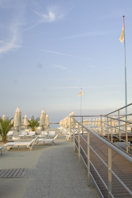 spiaggia con rampe