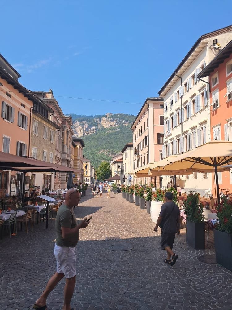 Percorso nel centro storico di Trento in carrozzina
